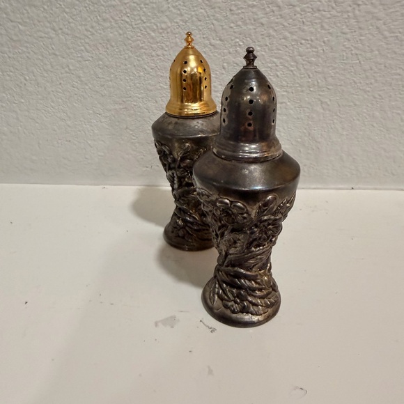 Vintage Floral Metal Salt & Pepper Shakers Silver Gold Toned Set - Picture 5 of 5